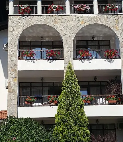 Хотел северина 3*