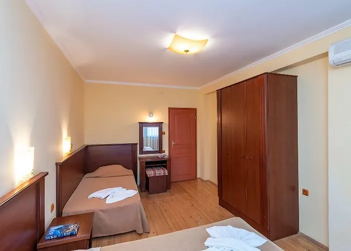 Хотел северина 3*